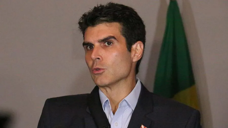O governador do Pará, Helder Barbalho (DEM-PA), anunciou o início da vacinação em grupos prioritários em janeiro.