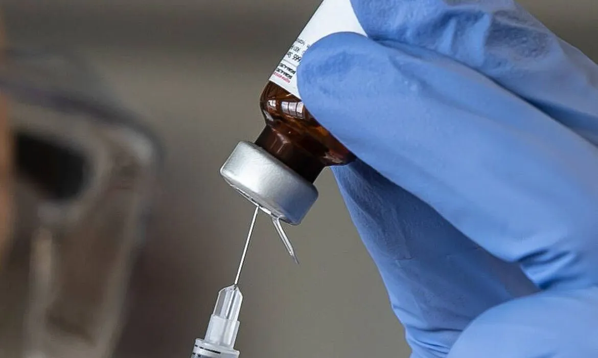 Brasil inicia produção da vacina contra Covid-19 nesta quinta (10)