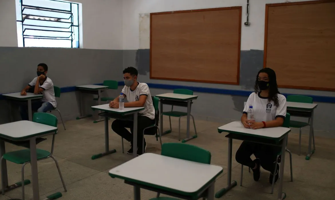 PGE recorre da decisão sobre retorno das aulas presenciais