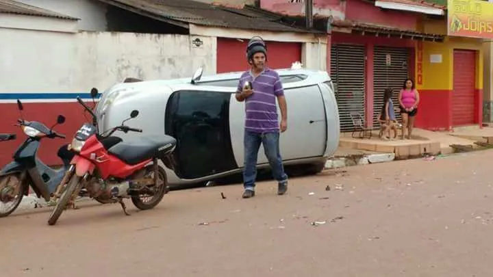 Acidente em Itaituba: Carro bate violentamente em outro e invade uma empresa