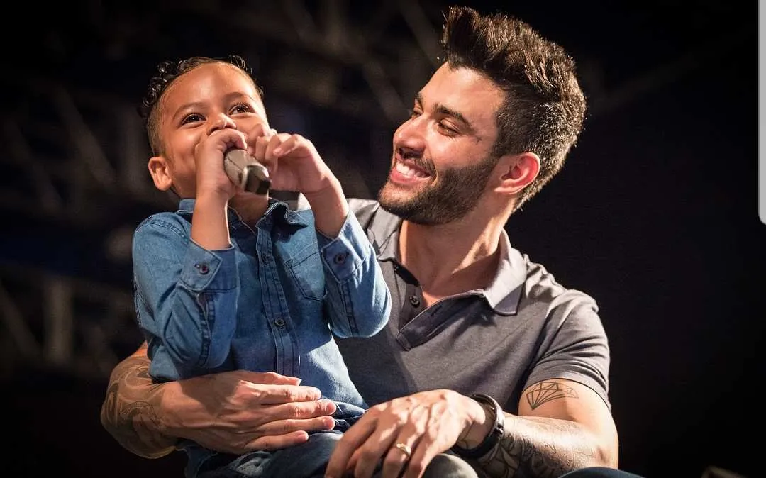 Garoto especial itaitubense realizou o sonho de cantar com Gusttavo Lima.