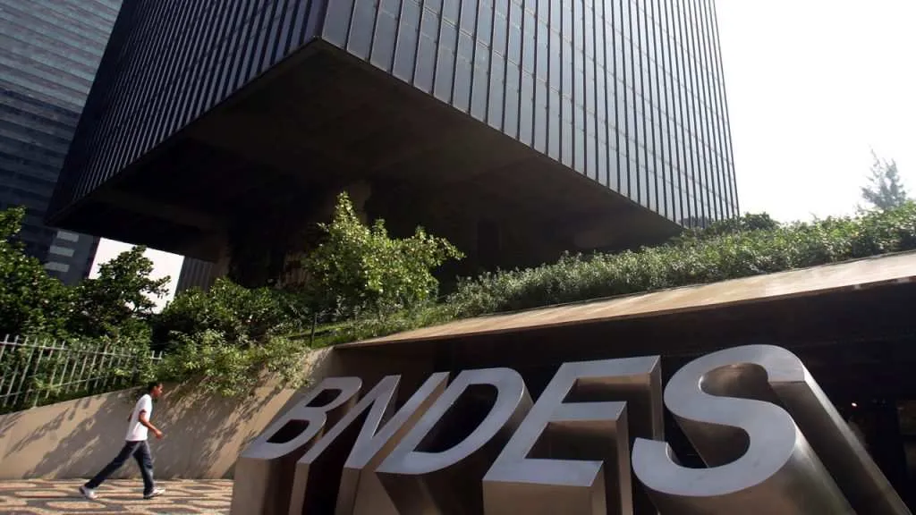 Banco Nacional de Desenvolvimento Econômico e Social (BNDES)