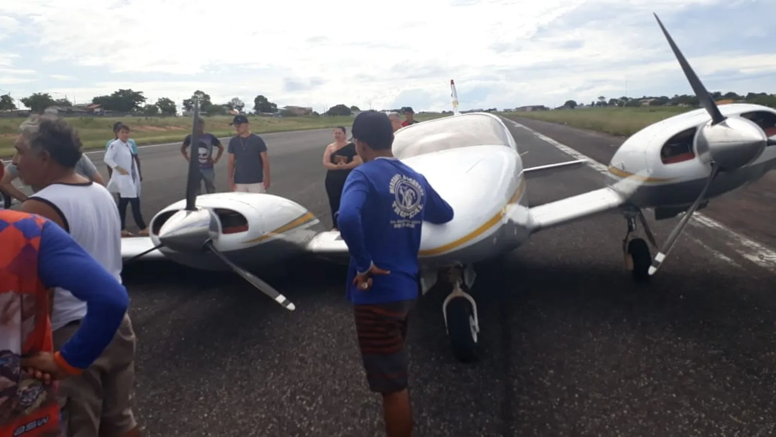 Aeronave teve problemas no trem de pouso e precisou fazer aterrissagem em Monte Alegre — Foto: Reprodução/Redes Sociais
