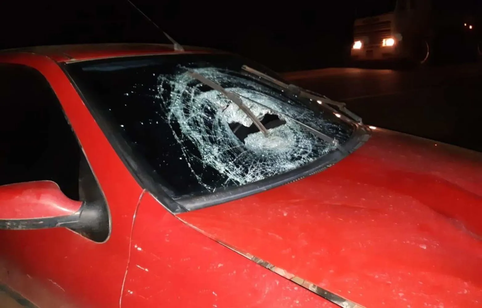 Carro modelo palio envolvido no acidente na BR-163 — Foto: Reprodução/Redes Sociais