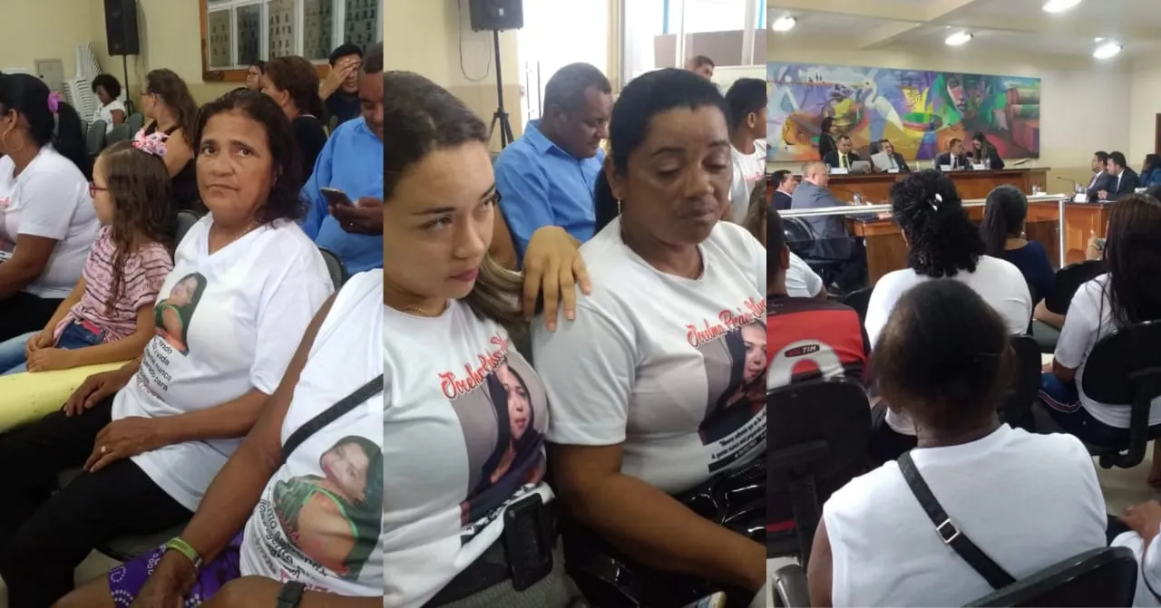 Manifestantes na Câmara Municipal.
