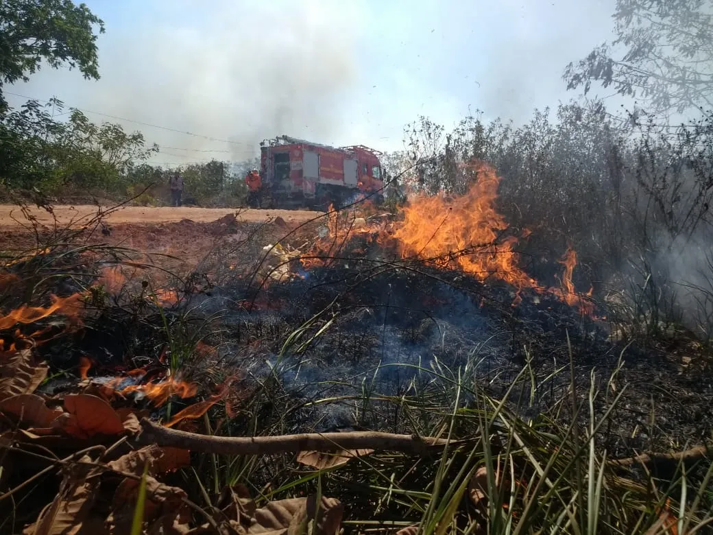 Fogo em bairro de Itaituba