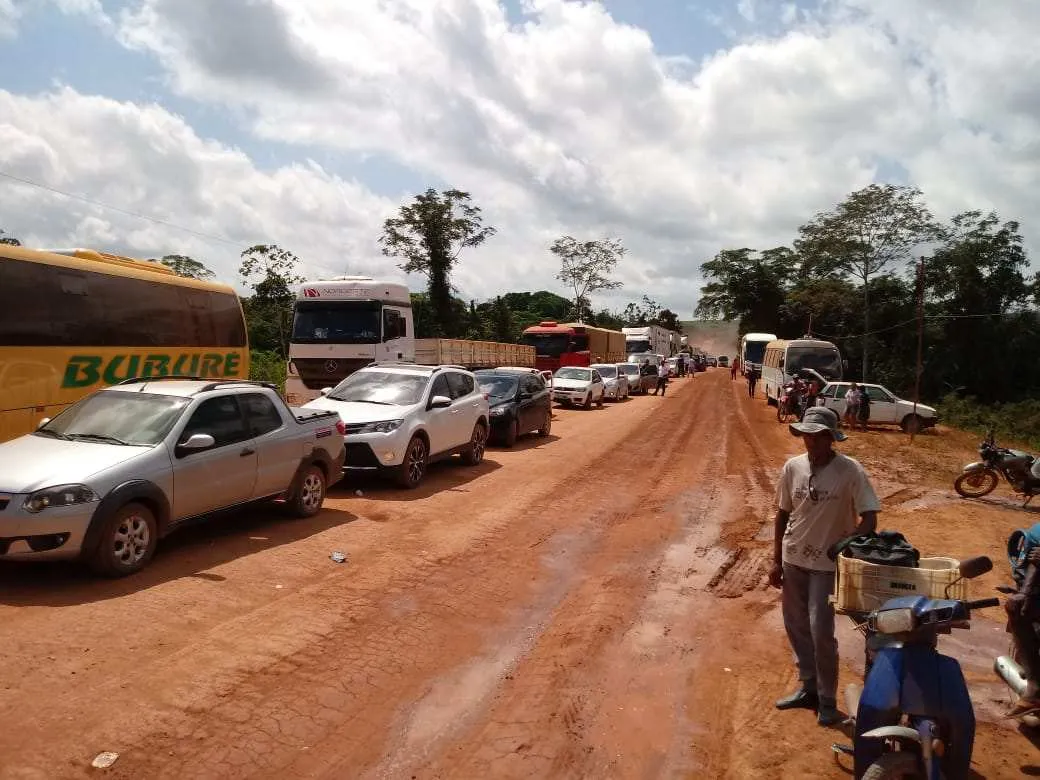 Carros em fila