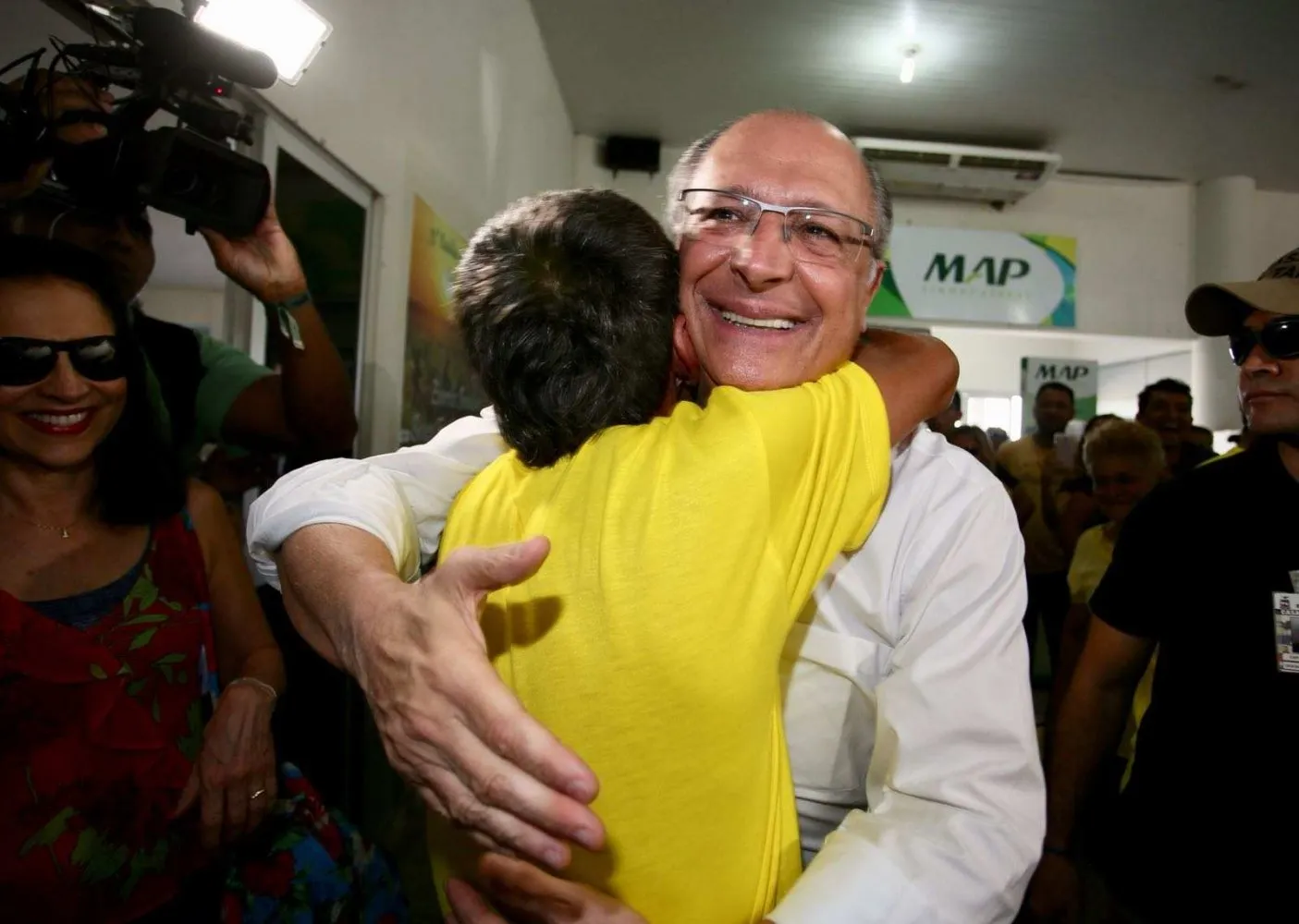 Alckmin recebe o carinho das pessoas durante a recepção. Foto: Ciete Silvério