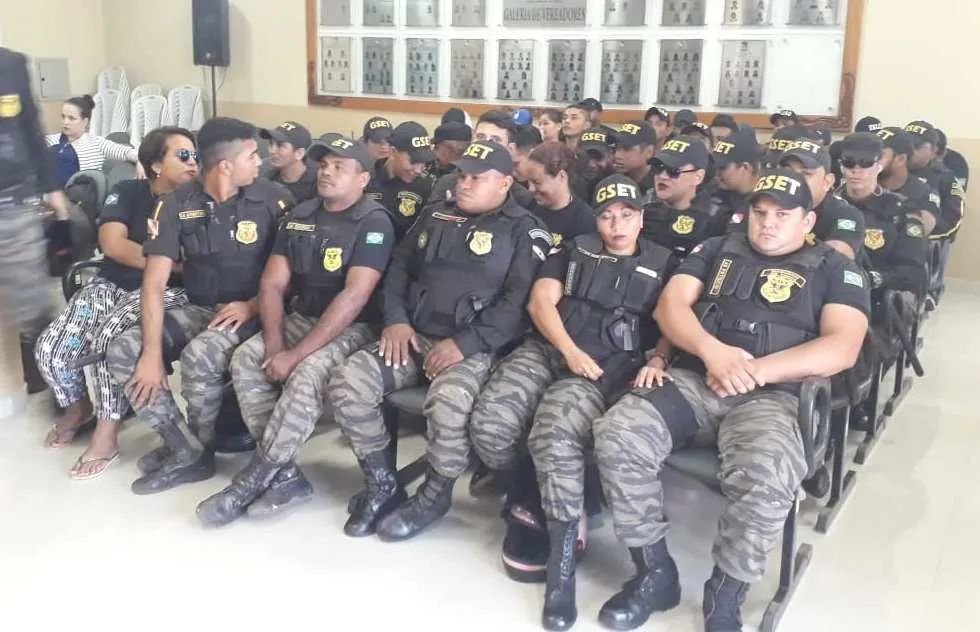 Agentes estiveram em peso na câmara de vereadores para pedir apoio.