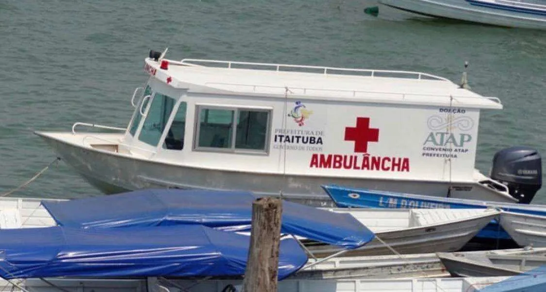 Lancha à serviço da saúde