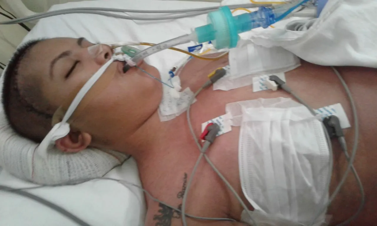 Fernanda passou por cirurgia na cabeça.