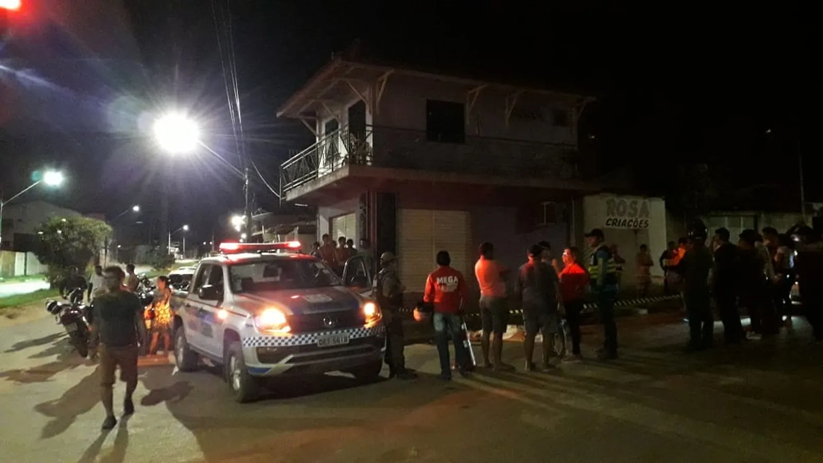 Polícia Militar resguardou o local do acidente até a chegada da perícia do CPC Renato Chaves — Foto: