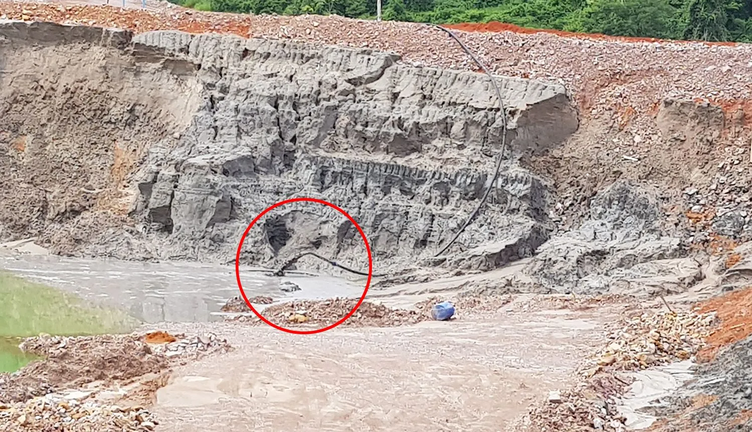 Bombeamento dos rejeitos para a barragem.