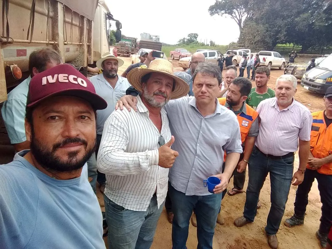 Ministro Tarcísio Gomes de Freitas com os caminhoneiros