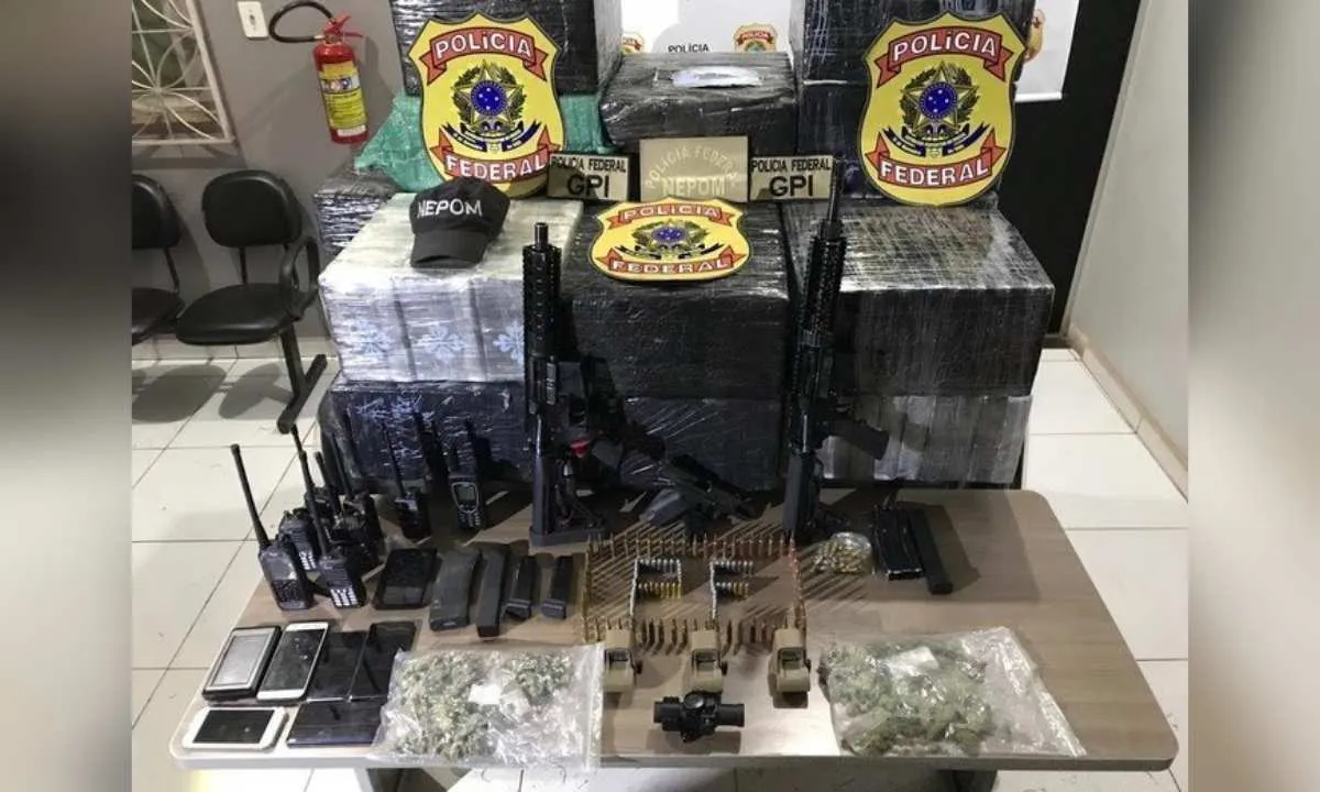 Drogas foram apreendidas assim que aeronave pousou em Itaituba. — Foto: Divulgação/ Polícia Federal