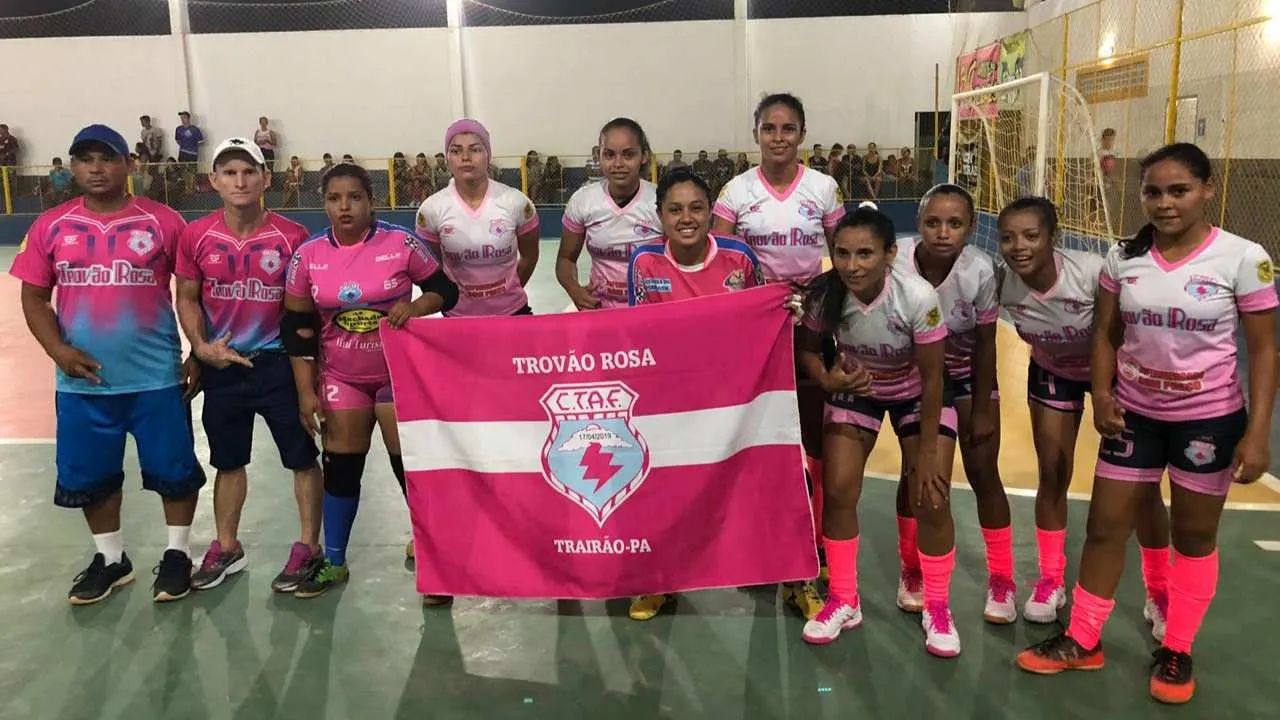 Equipe Trovão Rosa.