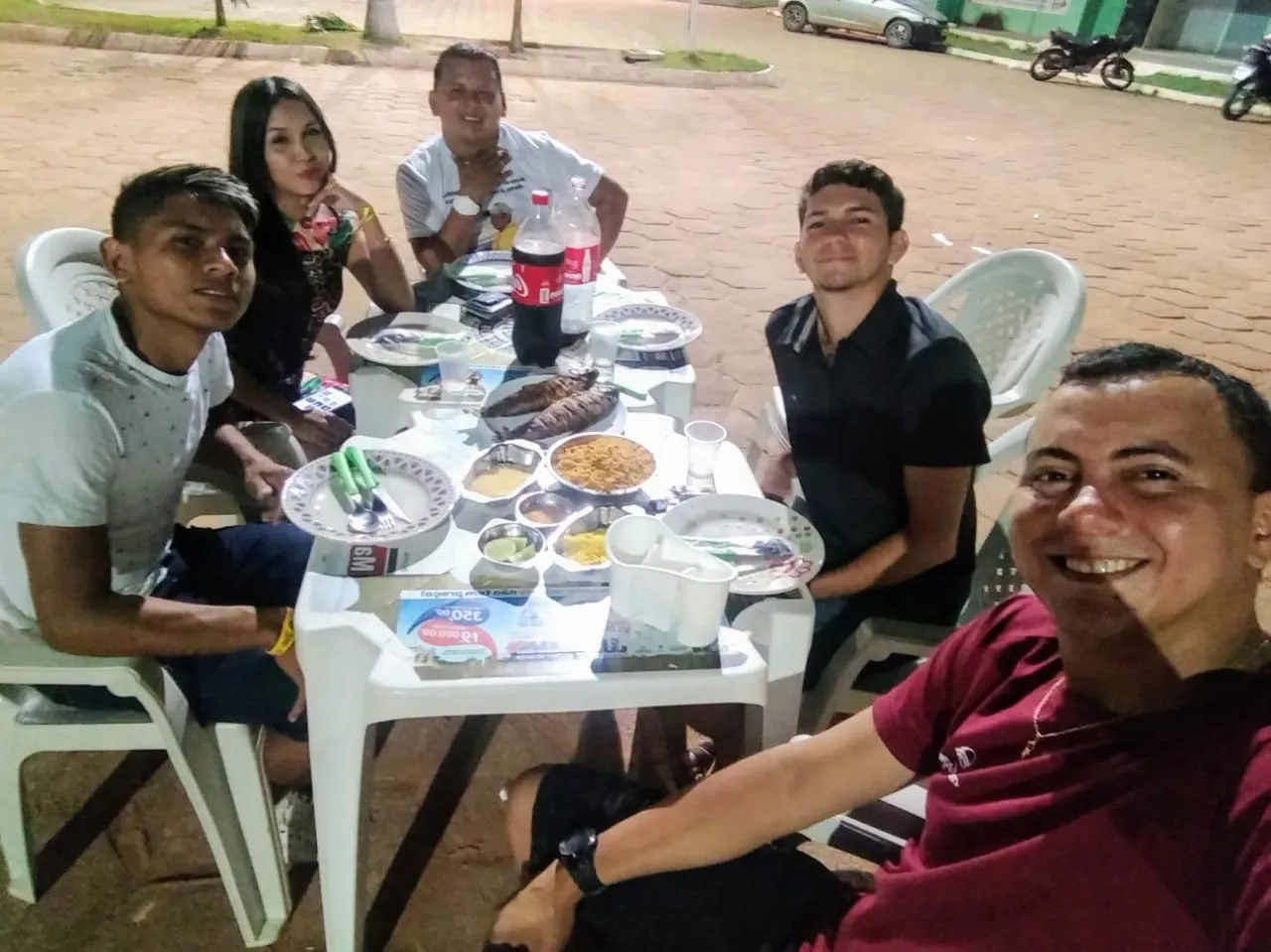 Jherysson e amigos horas antes do acidente.