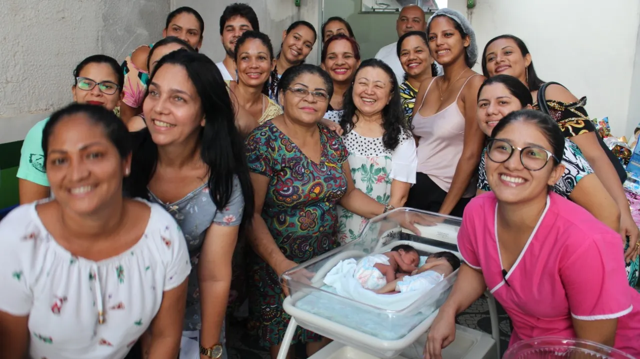 Chá de bebê realizada pelo HMI para gêmeos.