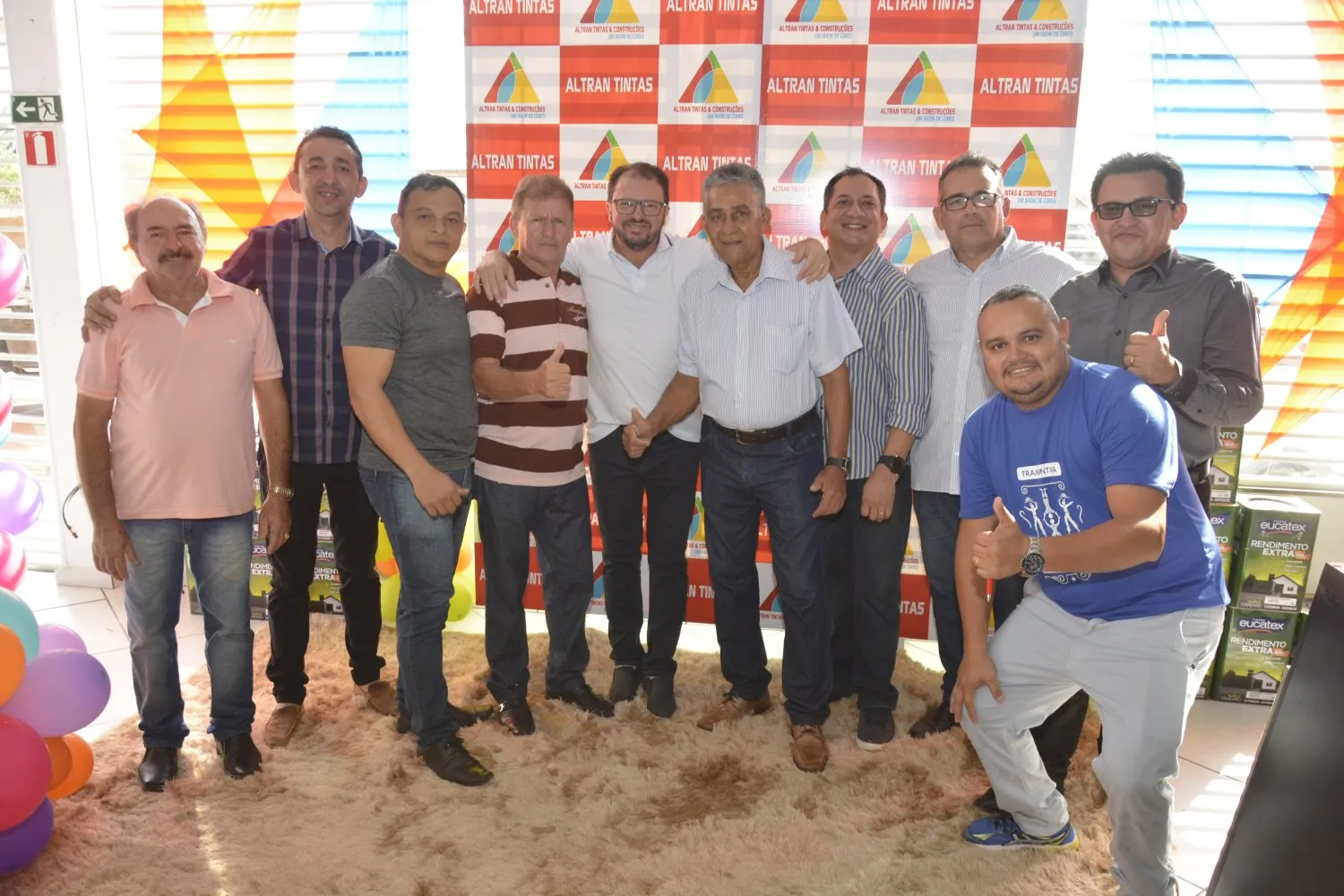 Festa de reinauguração da Altran Tintas e Construção.