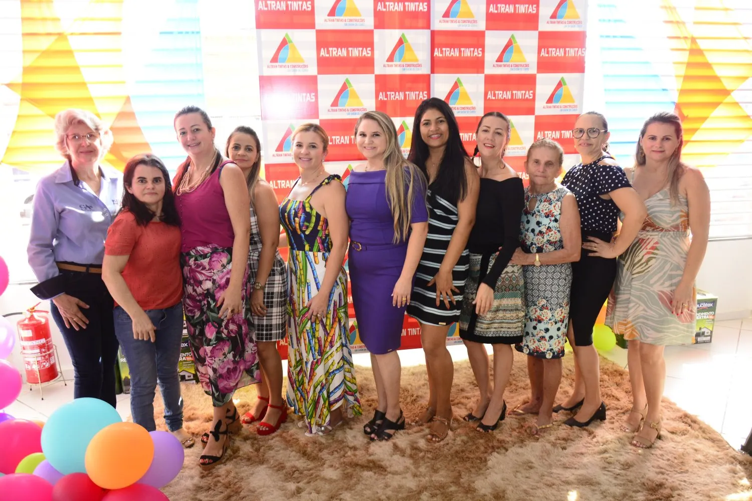 Festa de reinauguração da Altran Tintas e Construção.