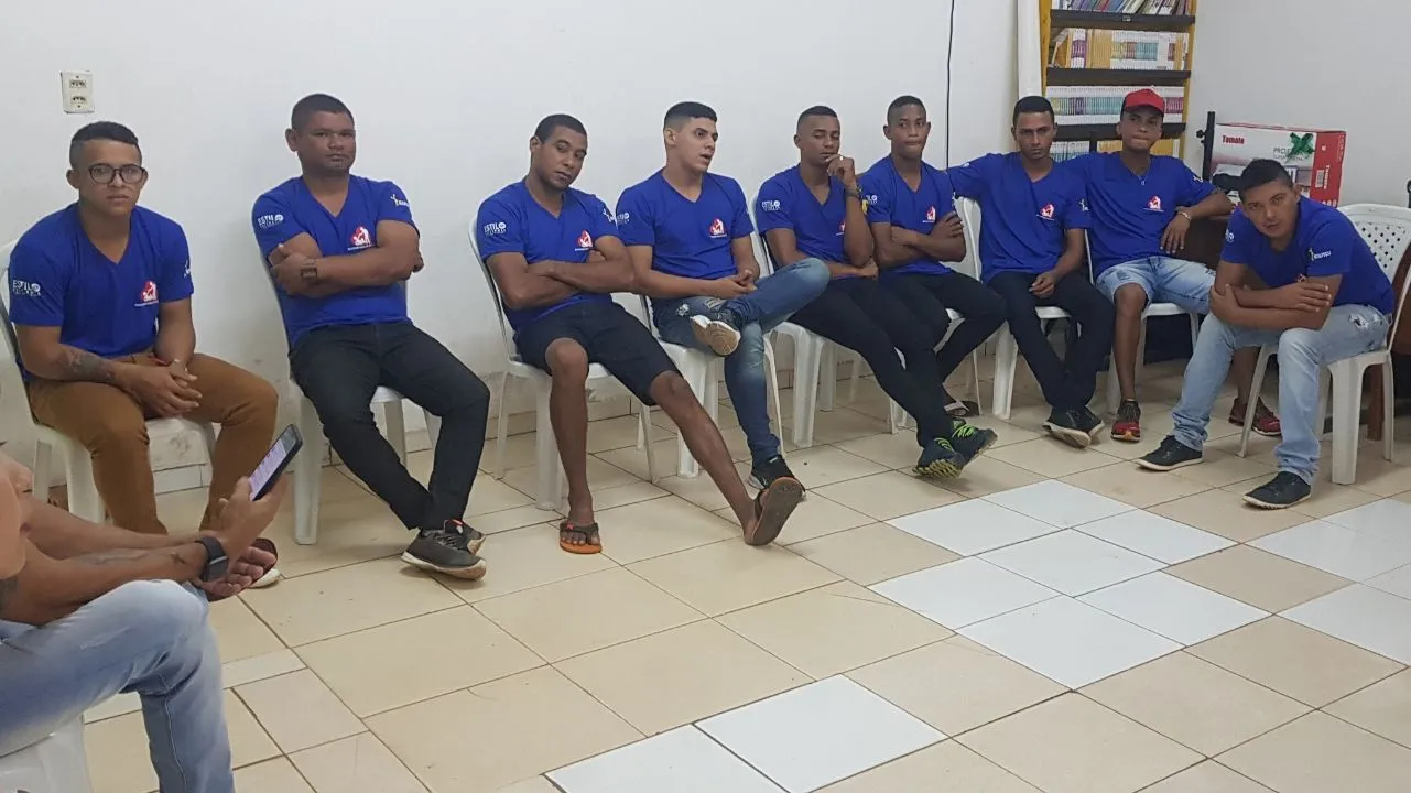 Pacientes da Clínica Renascer na escola Magalhães Barata.