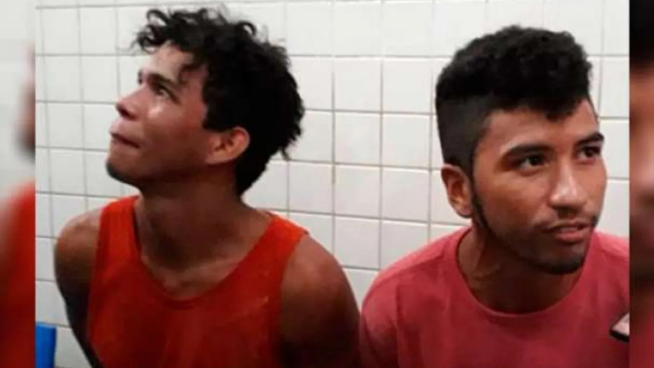 Rodrigo de Almeida e Hugo do Nascimento foram levados para a Seccional de Polícia. (Foto: Marcelo si
