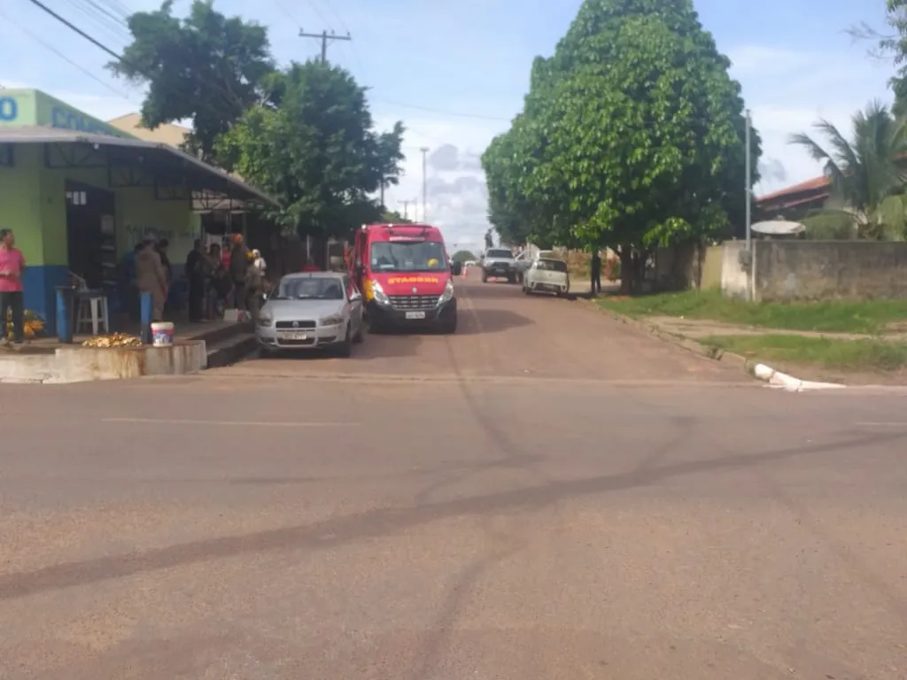 Cruzamento da 10ª rua com Trav. João Pessoa.