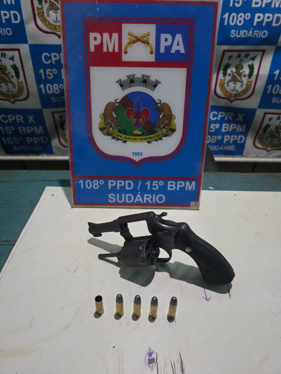 Revólver apreendido pela Polícia Militar